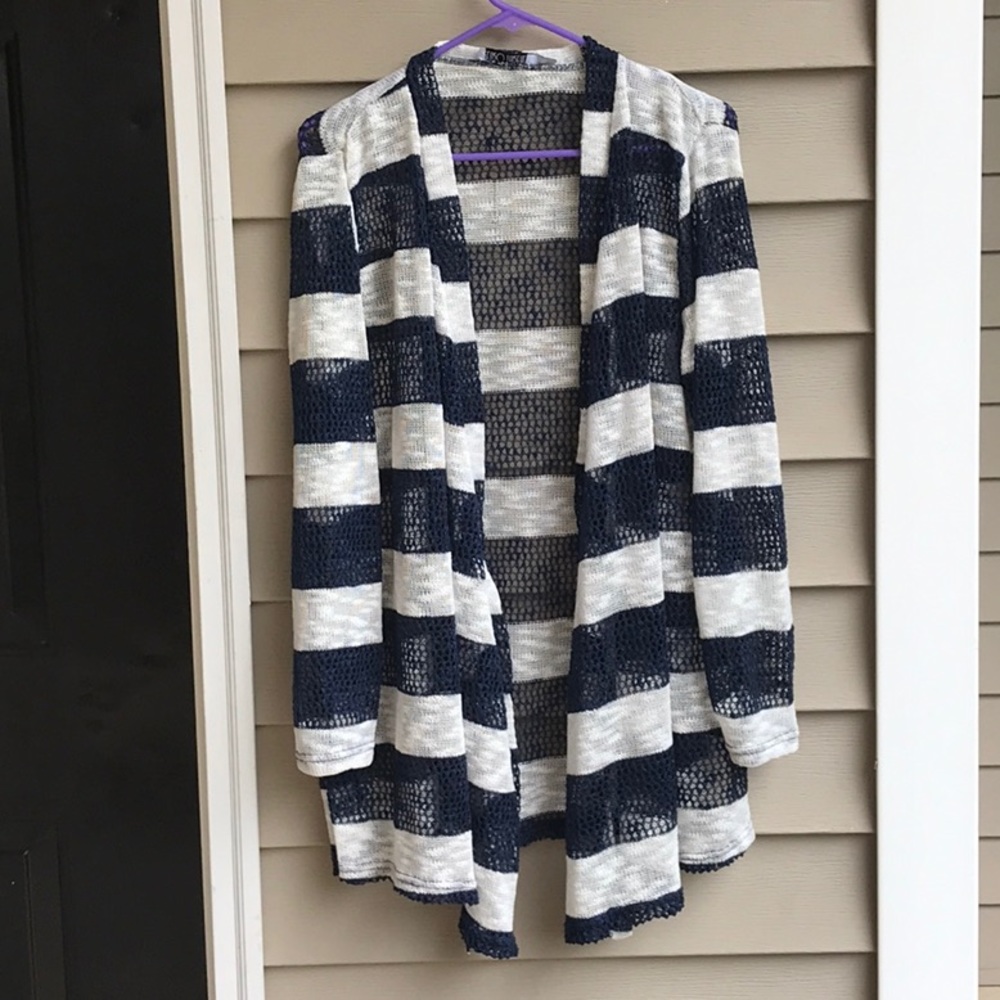 Now comes the light weight open weave navy/ white